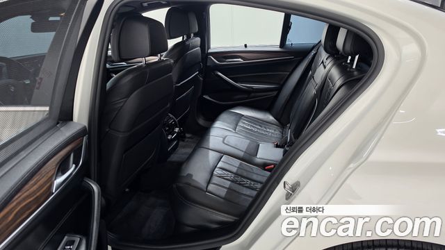 BMW 5 Series (G30) 520d xDrive M Sport Package Plus 2018 — фото 12
