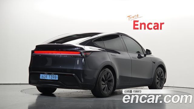 Tesla Model Y RWD 2025 — фото 2