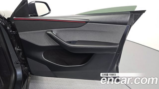 Tesla Model Y RWD 2025 — фото 24