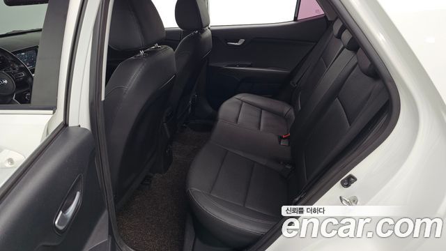 Kia Stonic 1.4 Prestige 2020 — фото 15