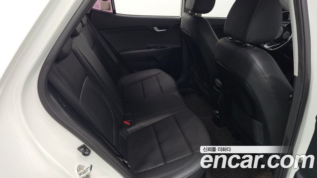 Kia Stonic 1.4 Prestige 2020 — фото 16