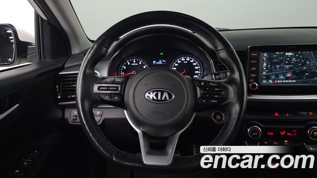 Kia Stonic 1.4 Prestige 2020 — фото 17