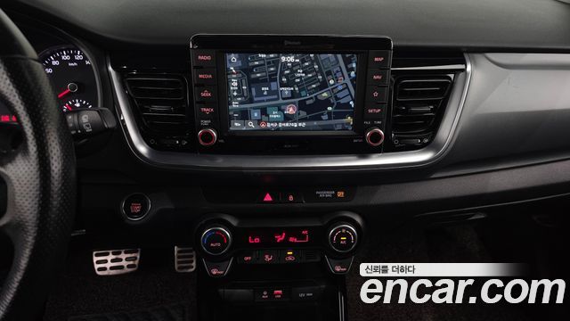 Kia Stonic 1.4 Prestige 2020 — фото 18