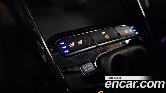 Kia Stonic 1.4 Prestige 2020 — фото 23