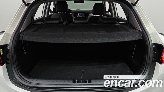 Kia Stonic 1.4 Prestige 2020 — фото 24