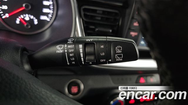 Kia Stonic 1.4 Prestige 2020 — фото 36