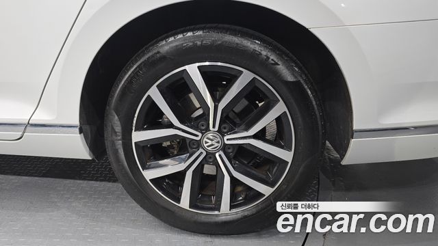Volkswagen Passat GT (B8) 2.0 TDI Premium 2018 — фото 21
