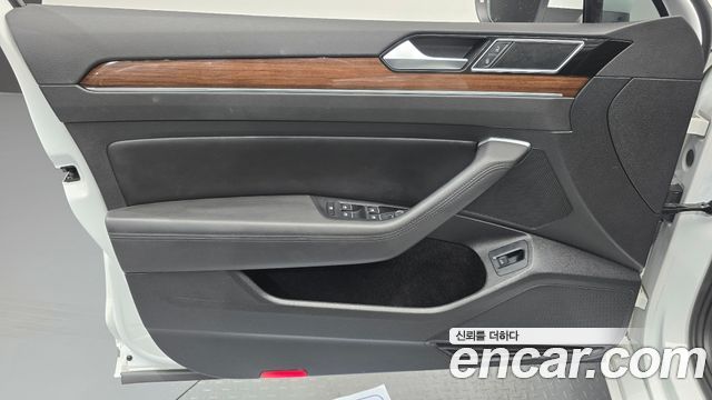Volkswagen Passat GT (B8) 2.0 TDI Premium 2018 — фото 24