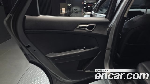 Kia Sportage (V) Diesel 2.0 2WD Prestige 2022 — фото 18
