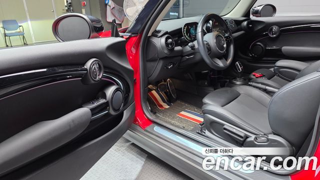 MINI Cooper Classic Plus 3rd 2022 — фото 10