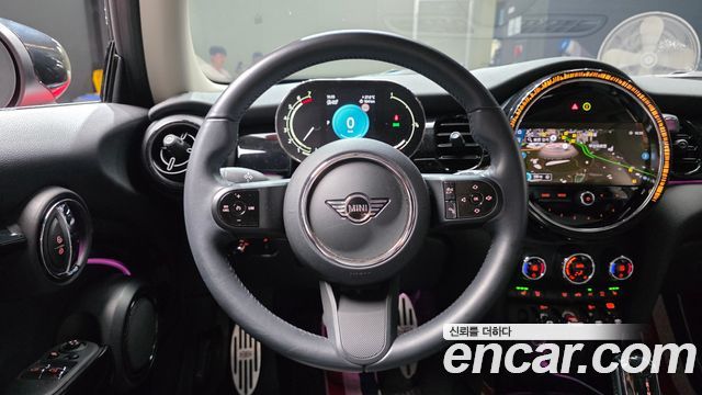 MINI Cooper Classic Plus 3rd 2022 — фото 12