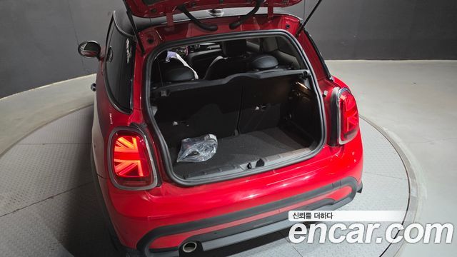 MINI Cooper Classic Plus 3rd 2022 — фото 30