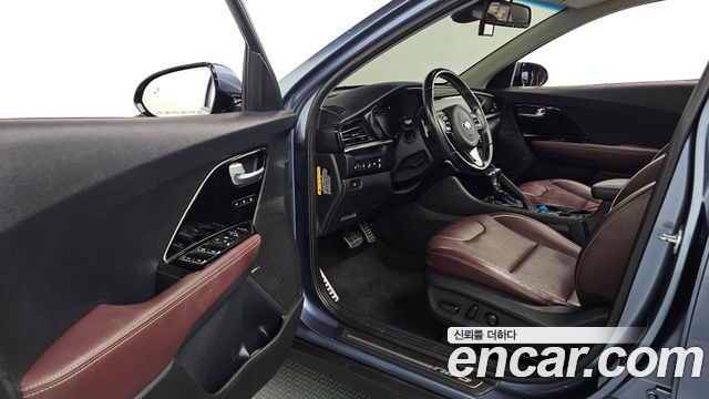 Kia Niro 1.6 HEV Noblesse Special 2020 — фото 10