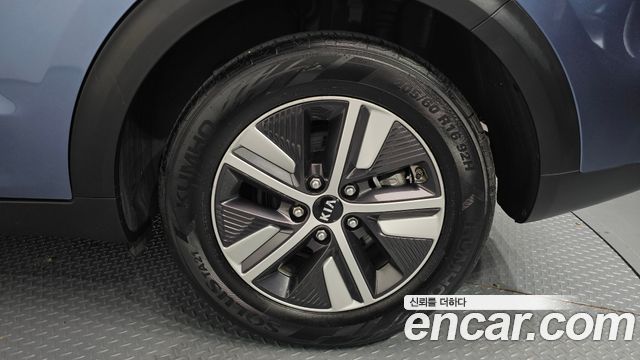 Kia Niro 1.6 HEV Noblesse Special 2020 — фото 21