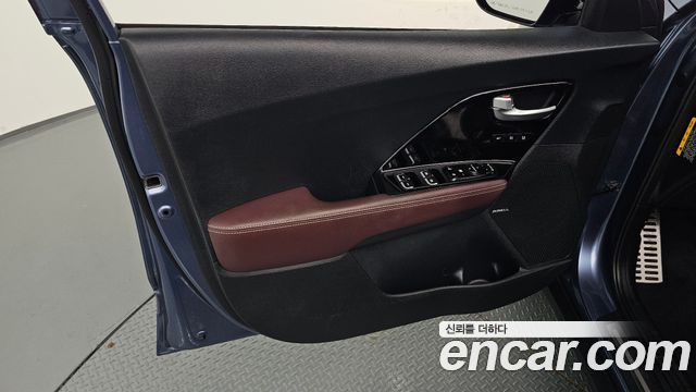 Kia Niro 1.6 HEV Noblesse Special 2020 — фото 24
