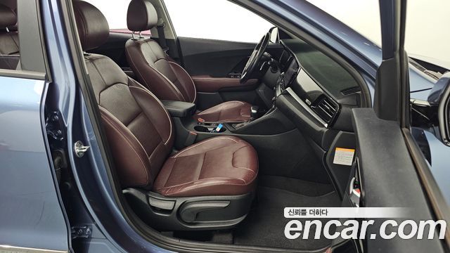 Kia Niro 1.6 HEV Noblesse Special 2020 — фото 26