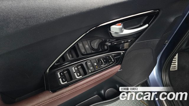 Kia Niro 1.6 HEV Noblesse Special 2020 — фото 35