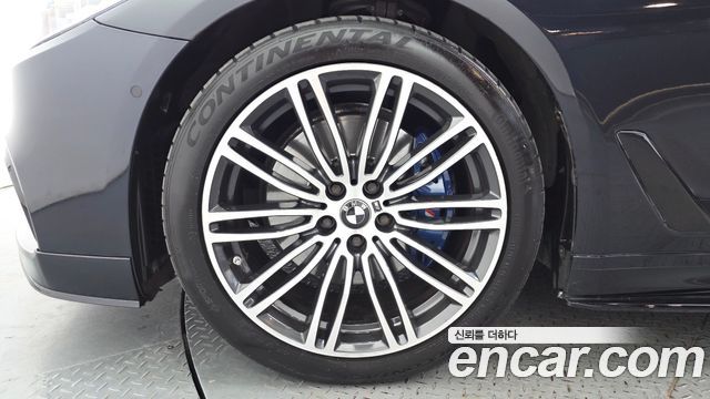 BMW 5 Series (G30) 530i xDrive M Sport Package Plus 2019 — фото 5