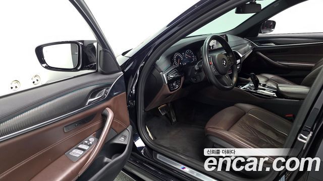BMW 5 Series (G30) 530i xDrive M Sport Package Plus 2019 — фото 10