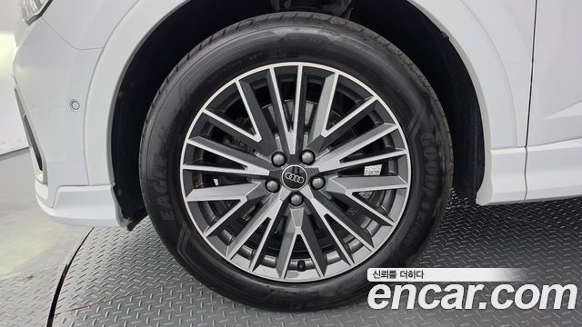 Audi Q3 (F3) 40 TFSI Quattro Premium Sport Back 2024 — фото 5