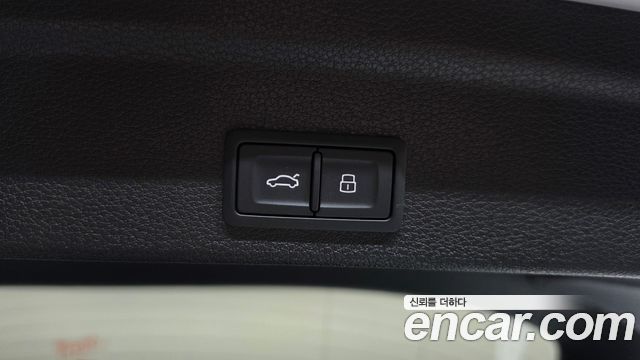 Audi Q3 (F3) 40 TFSI Quattro Premium Sport Back 2024 — фото 19