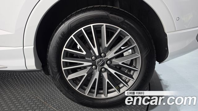 Audi Q3 (F3) 40 TFSI Quattro Premium Sport Back 2024 — фото 21