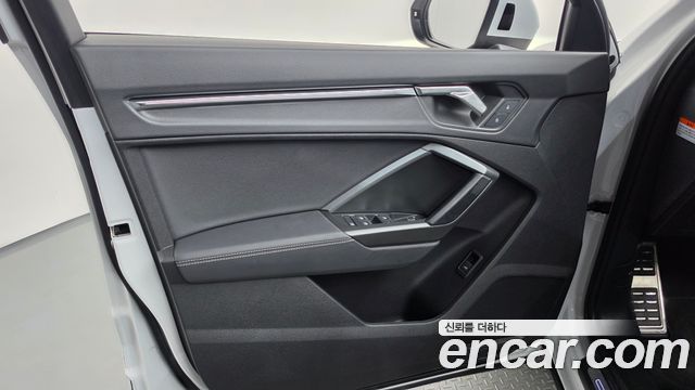 Audi Q3 (F3) 40 TFSI Quattro Premium Sport Back 2024 — фото 24