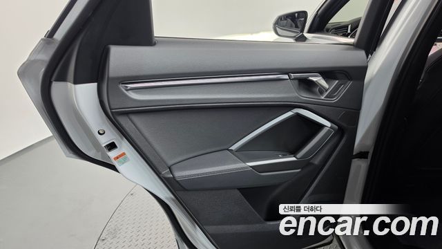 Audi Q3 (F3) 40 TFSI Quattro Premium Sport Back 2024 — фото 25