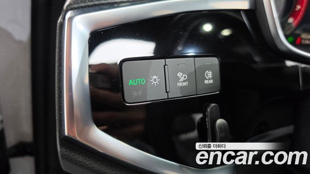 Audi Q3 (F3) 40 TFSI Quattro Premium Sport Back 2024 — фото 34