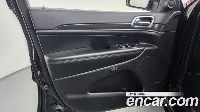 Jeep Grand Cherokee 3.6 Limited WK2 2018 — фото 24