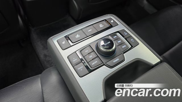 Genesis G80 3.3 GDI AWD Luxury 2017 — фото 19