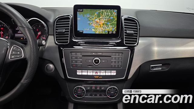 Mercedes-Benz GLE-Class (W166) GLE350 d 4MATIC 2018 — фото 18
