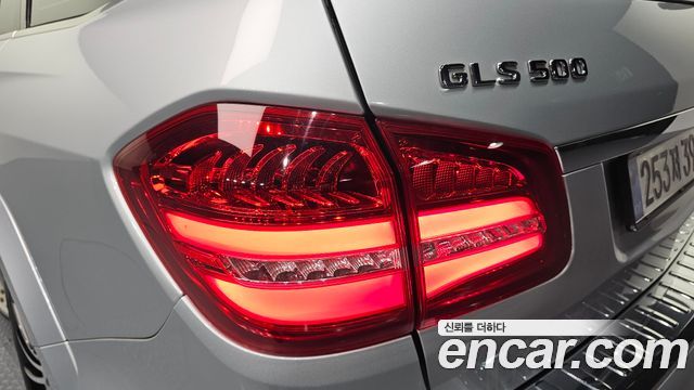 Mercedes-Benz GLS-Class (X166) GLS500 4MATIC 2017 — фото 23
