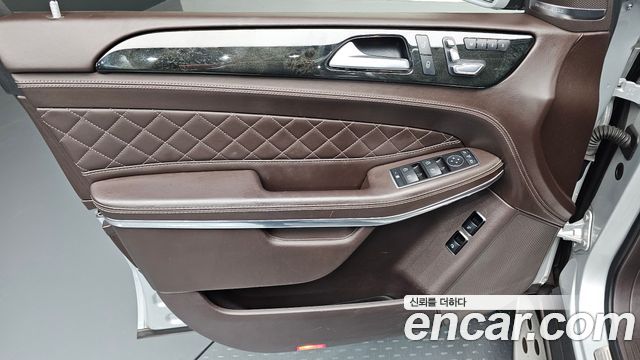 Mercedes-Benz GLS-Class (X166) GLS500 4MATIC 2017 — фото 24
