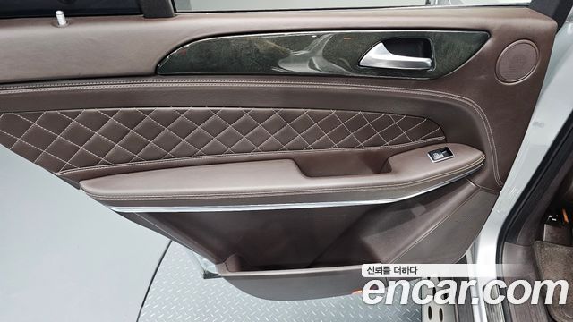 Mercedes-Benz GLS-Class (X166) GLS500 4MATIC 2017 — фото 25