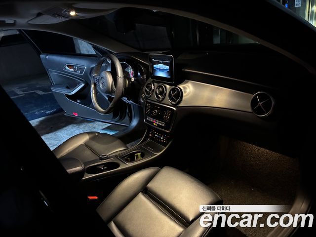 Mercedes-Benz GLA-Class (X156) GLA220 Premium 2019 — фото 4
