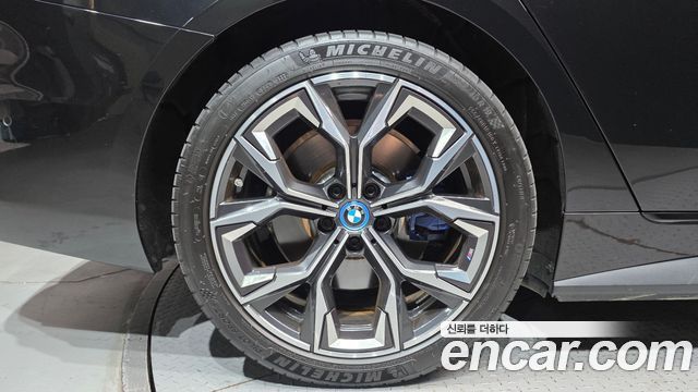 BMW i4 eDrive40 M Sports Pro 2023 — фото 5