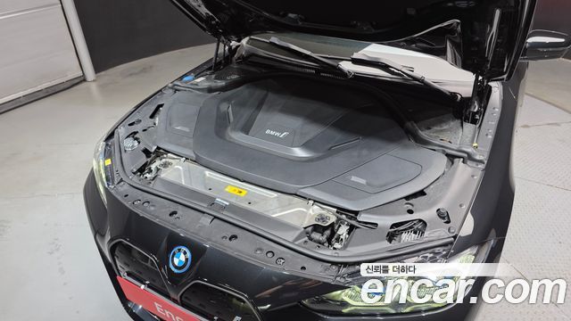 BMW i4 eDrive40 M Sports Pro 2023 — фото 6