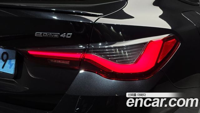 BMW i4 eDrive40 M Sports Pro 2023 — фото 23