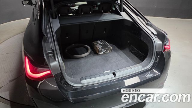 BMW i4 eDrive40 M Sports Pro 2023 — фото 32