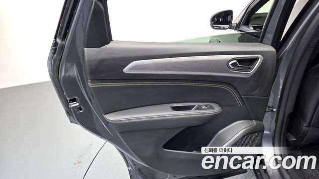 Renault Korea Arkana 1.6 E-TECH Iconic Design Package 2025 — фото 31