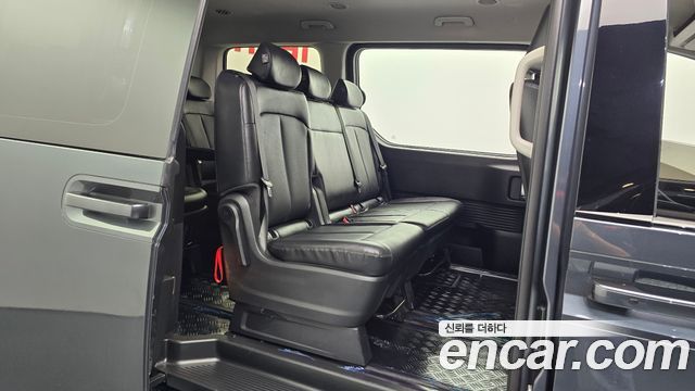 Hyundai Staria Tourer 11-Seater Modern 2023 — фото 32