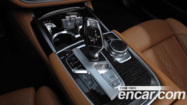 BMW 7 Series (G11) 730d xDrive M Sport 2018 — фото 9