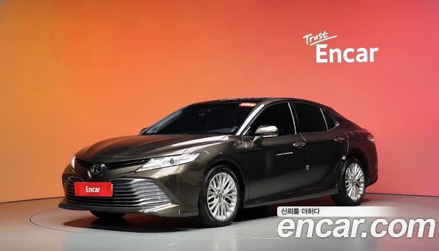 Toyota Camry (XV70) 2.5