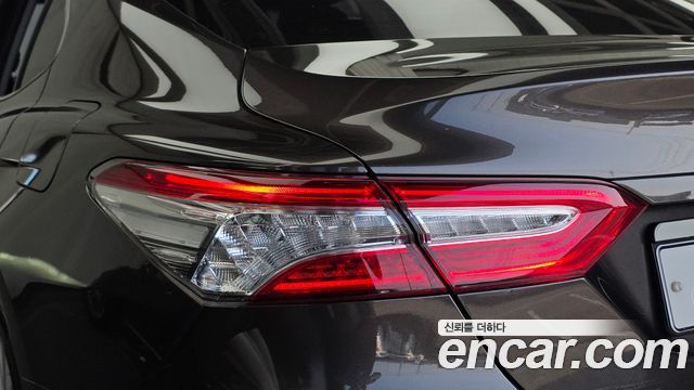 Toyota Camry (XV70) 2.5 2019 — фото 23