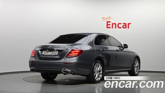 Mercedes-Benz E-Class (W213) E300 4MATIC Exclusive 2019 — фото 2