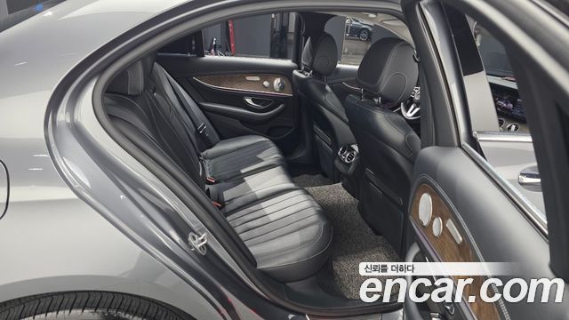 Mercedes-Benz E-Class (W213) E300 4MATIC Exclusive 2019 — фото 12