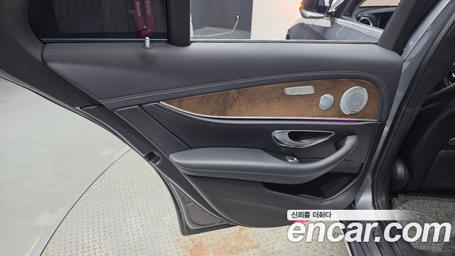 Mercedes-Benz E-Class (W213) E300 4MATIC Exclusive 2019 — фото 25