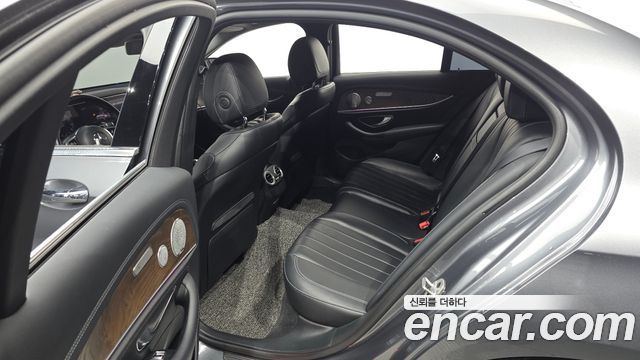Mercedes-Benz E-Class (W213) E300 4MATIC Exclusive 2019 — фото 26
