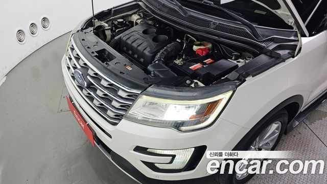 Ford Explorer 2.3 Limited 4WD 5th 2017 — фото 6